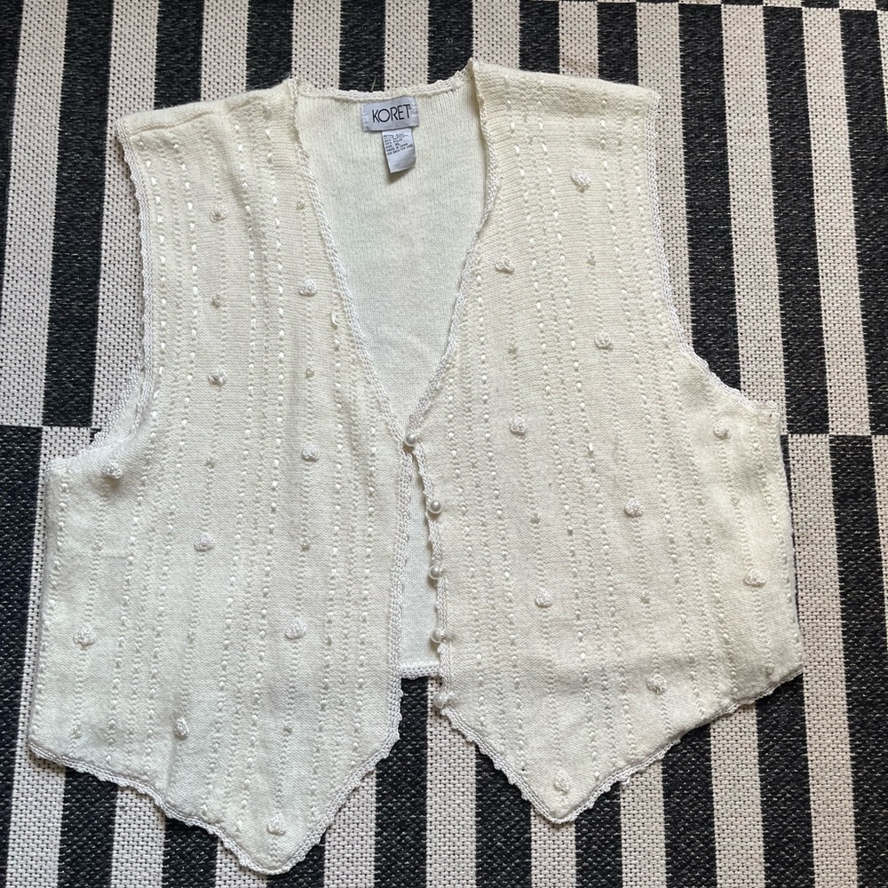 White knit vest